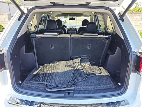 Used 2023 Volkswagen Atlas SE w/ Panoramic Sunroof Package FWD image 13