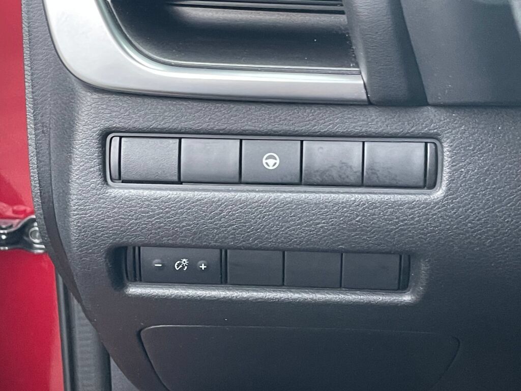 Used 2021 Nissan Rogue SV AWD/4WD image 19