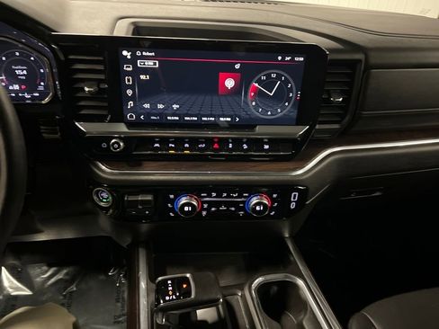 Certified 2024 GMC Sierra 1500 SLT w/ SLT Premium Plus Package image 18