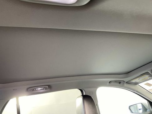 Used 2022 GMC Terrain SLT w/ Infotainment Package II AWD/4WD image 13