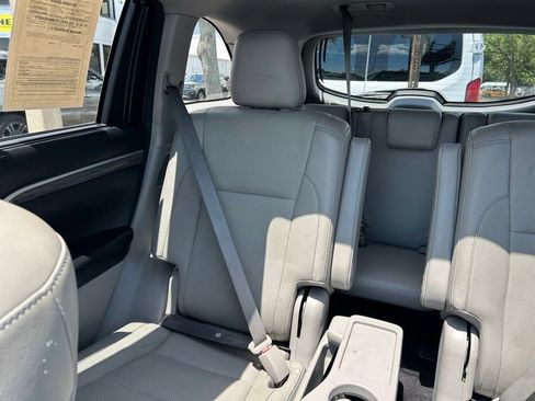 Used 2018 Toyota Highlander Limited Platinum FWD image 12