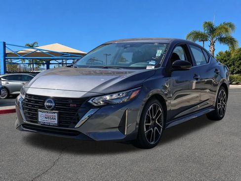 Used 2025 Nissan Sentra SR FWD image 8