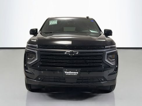 Used 2025 Chevrolet Suburban High Country AWD/4WD image 2