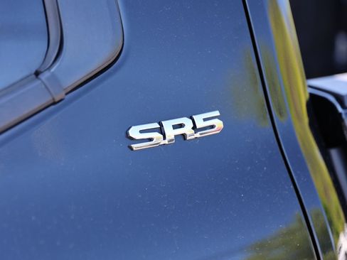 Used 2022 Toyota Tundra SR5 AWD/4WD image 10