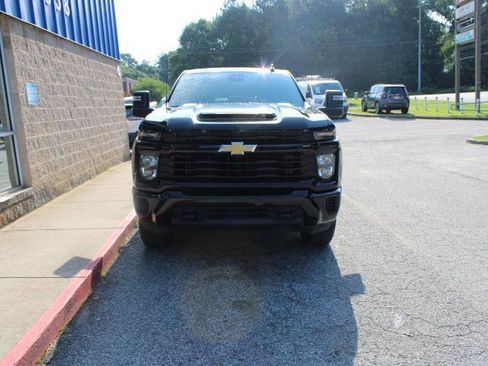 Used 2024 Chevrolet Silverado 2500 Custom w/ Custom Value Package AWD/4WD image 2