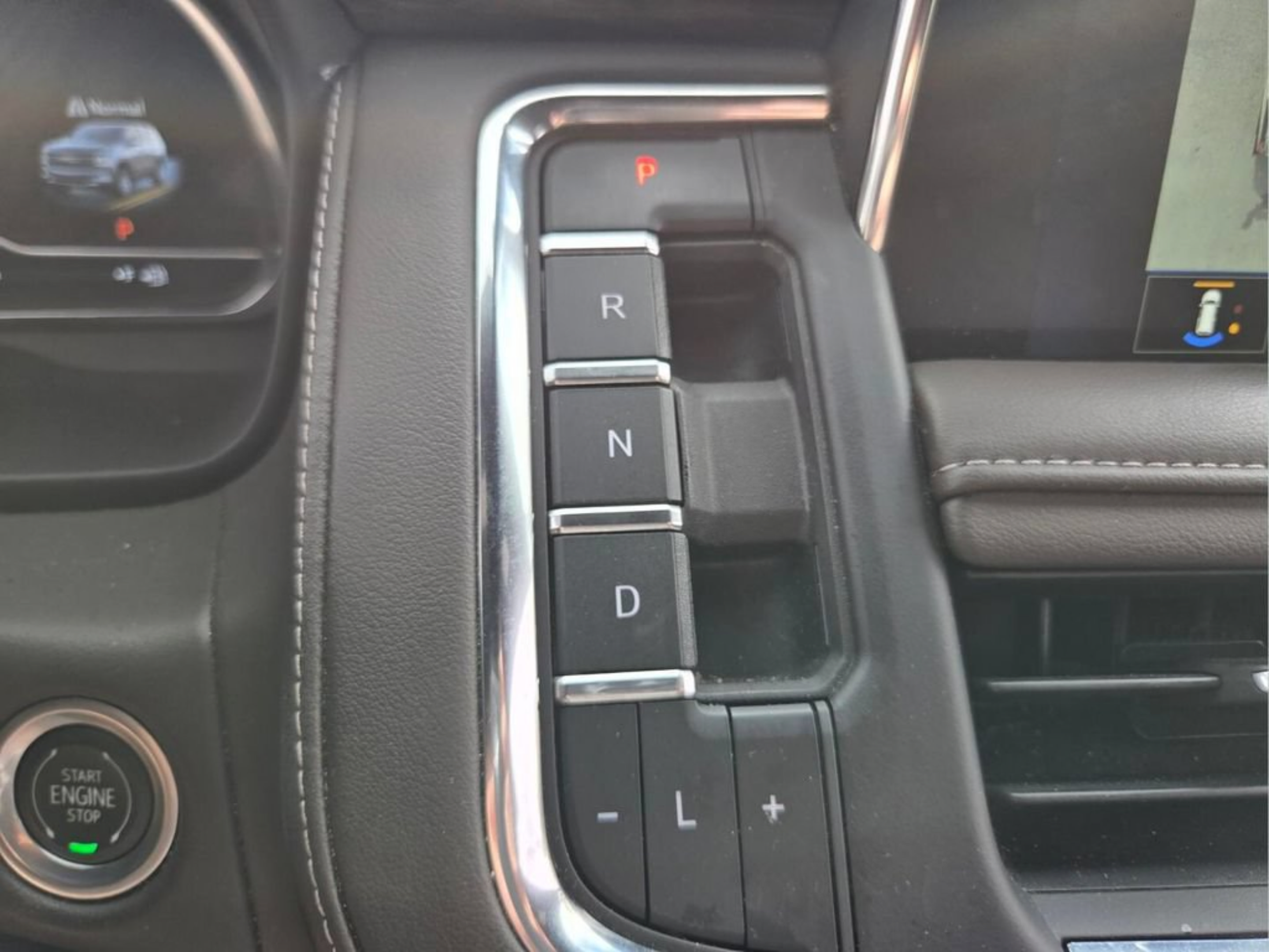 Used 2022 Chevrolet Tahoe LT w/ Luxury Package RWD image 22