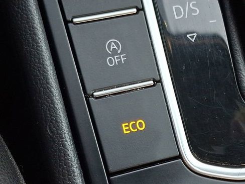 Used 2019 Volkswagen Jetta R-Line image 25