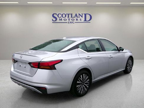 Used 2025 Nissan Altima 2.5 SV FWD image 6