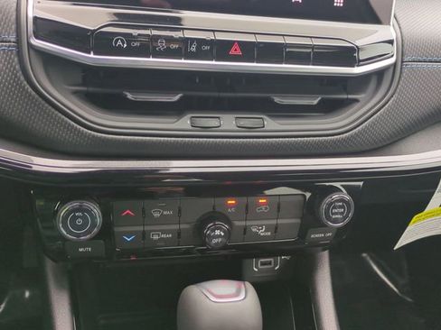 New 2026 Jeep Compass Latitude image 18