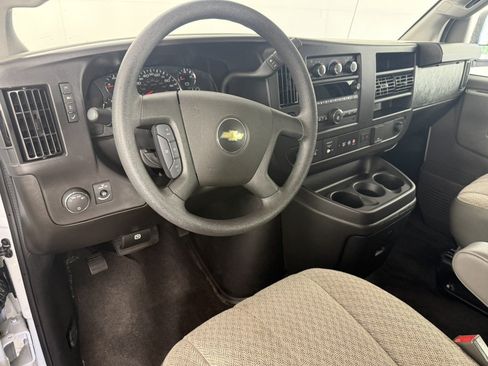 Used 2024 Chevrolet Express 3500 LT w/ LT Preferred Equipment Group RWD image 17