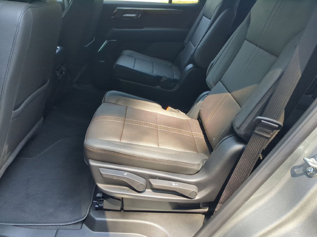 New 2026 Chevrolet Tahoe High Country AWD/4WD image 33