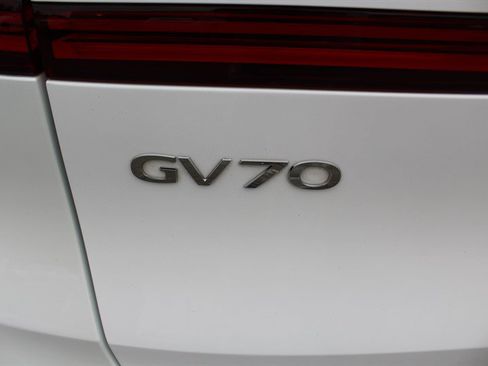Used 2022 Genesis GV70 3.5T Sport w/ Sport Prestige Package AWD/4WD image 35
