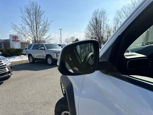 Certified 2025 Toyota Tacoma TRD Off-Road image 15