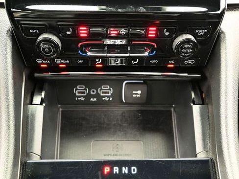 Used 2025 Jeep Grand Cherokee Altitude AWD/4WD image 43