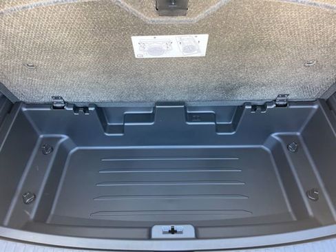 New 2026 Chevrolet Traverse Z71 w/ Enhanced Driving Package AWD/4WD image 7
