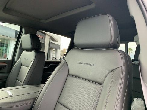 New 2026 GMC Sierra 2500 Denali w/ Denali Reserve Package image 19