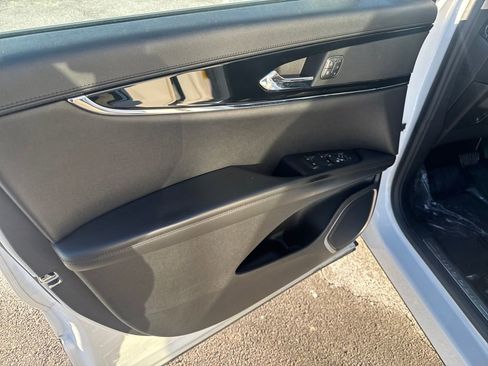 Certified 2022 Lincoln Nautilus AWD w/ Premium Package image 11