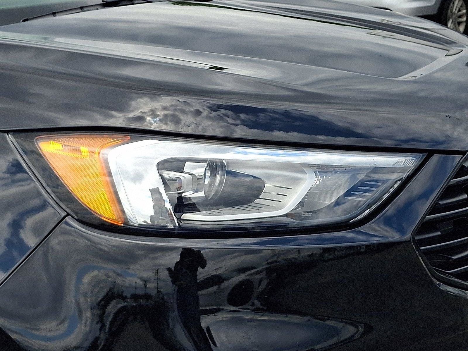 Certified 2022 Ford Edge SE w/ Black Appearance Package AWD/4WD image 10