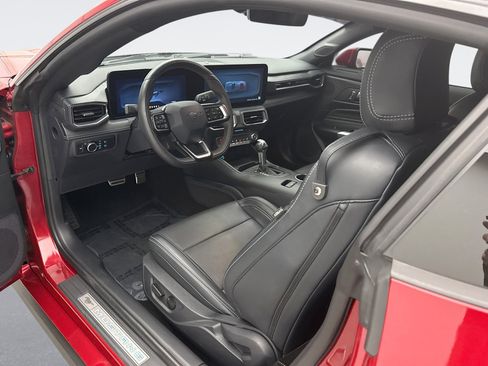 Used 2024 Ford Mustang Premium image 10