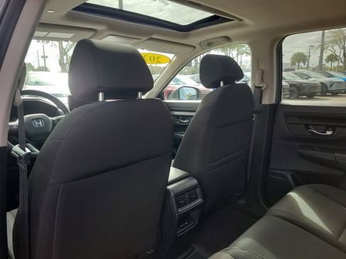 Used 2025 Honda CR-V EX image 8