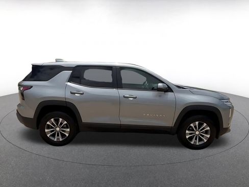 Used 2025 Chevrolet Equinox LT FWD image 16