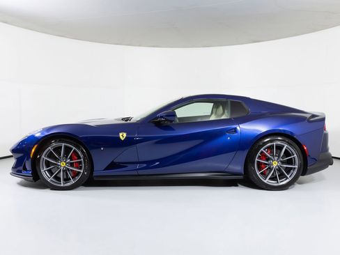 Used 2021 Ferrari 812 GTS image 11