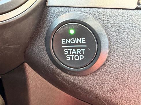 Used 2020 Ford Escape SE AWD/4WD image 19