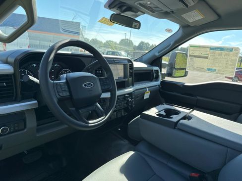 New 2026 Ford F250 XL image 5