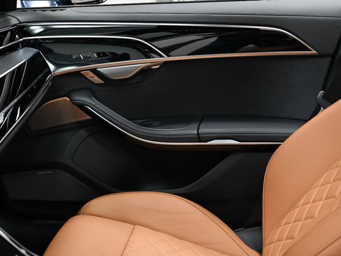 Used 2022 Audi S8 image 26