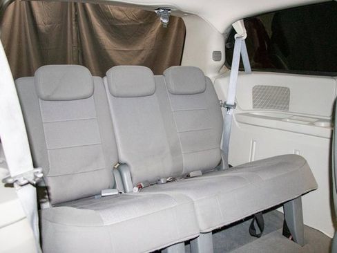 Used 2009 Dodge Grand Caravan SE image 18