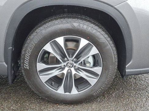 Certified 2026 Toyota Highlander XLE image 29