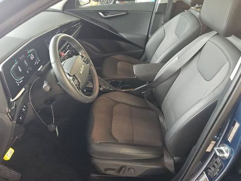 Used 2024 Kia Niro EX FWD image 5