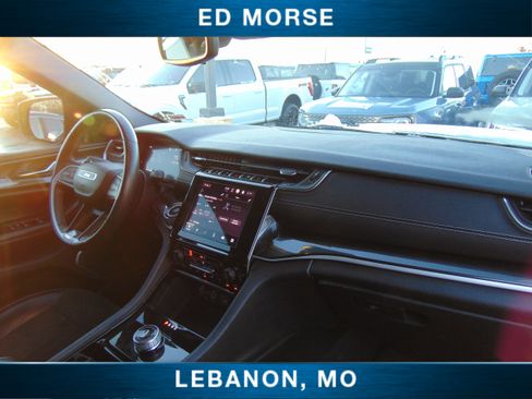 Used 2021 Jeep Grand Cherokee L Laredo image 17