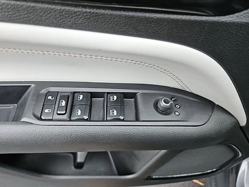 Used 2024 Jeep Compass Limited image 11