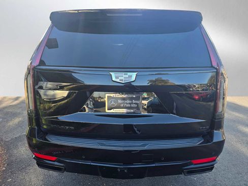 Used 2022 Cadillac Escalade Sport Platinum w/ Heavy-Duty Trailer Package image 4