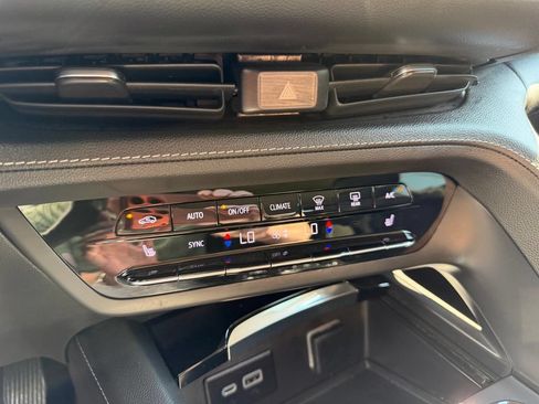 Certified 2023 Buick Envision Preferred AWD/4WD image 28