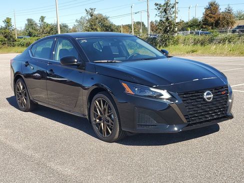 New 2025 Nissan Altima 2.5 SR image 3