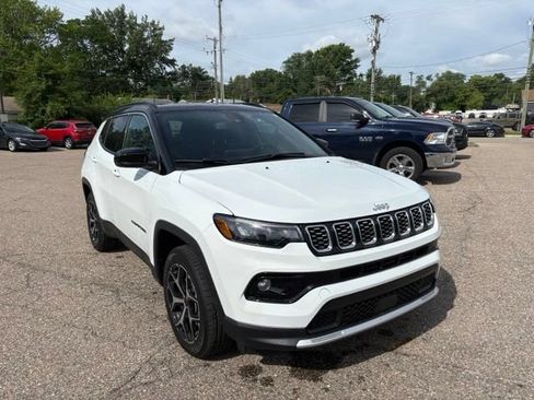 Used 2025 Jeep Compass Limited AWD/4WD image 7