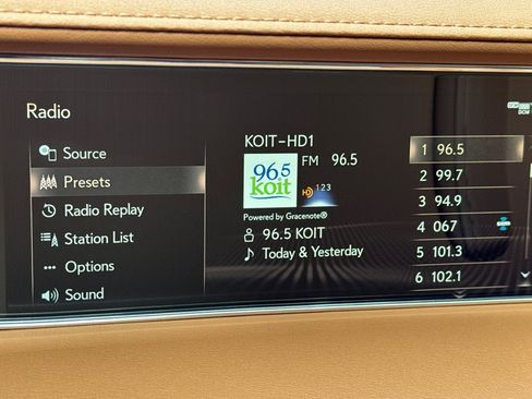 Used 2018 Lexus LC 500 Coupe w/ Touring Package RWD image 19