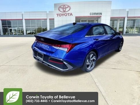 Used 2025 Hyundai Elantra SEL FWD image 4
