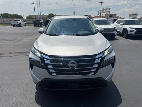 Used 2024 Nissan Rogue SV FWD image 10