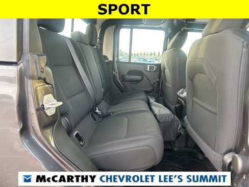 Used 2021 Jeep Gladiator Sport image 39