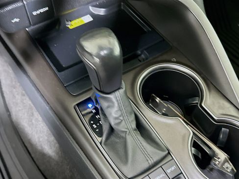 Used 2022 Toyota Camry XSE FWD image 21