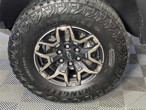 Certified 2024 Chevrolet Colorado ZR2 w/ ZR2 Convenience Package III image 8