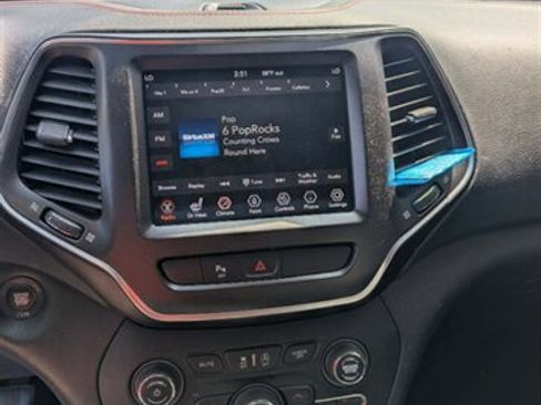 Used 2019 Jeep Cherokee Trailhawk w/ Cold Weather Group AWD/4WD image 14