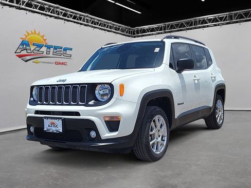 Used 2023 Jeep Renegade Latitude w/ Premium Group AWD/4WD image 1