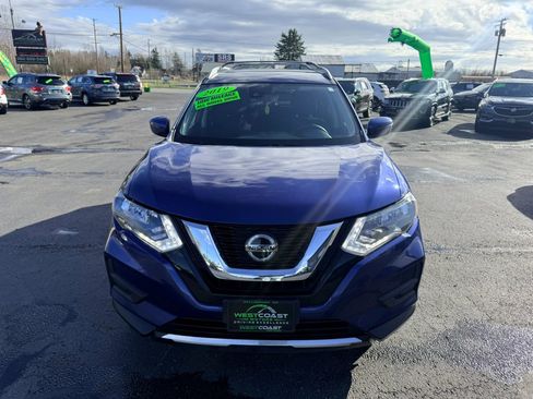 Used 2019 Nissan Rogue SV image 3