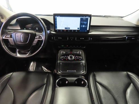 Used 2022 Lincoln Nautilus FWD w/ Premium Package image 14