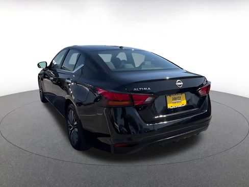 Used 2025 Nissan Altima 2.5 SV image 11