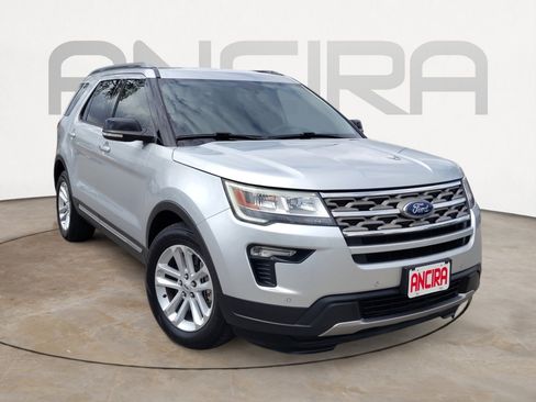 Used 2018 Ford Explorer XLT w/ Equipment Group 202A image 4